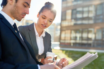 2 managers working together in a co-managed project.